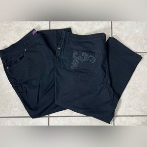 TWO PAIRS of women’s PLUS SIZED black denim/jeans straight leg size 24W short